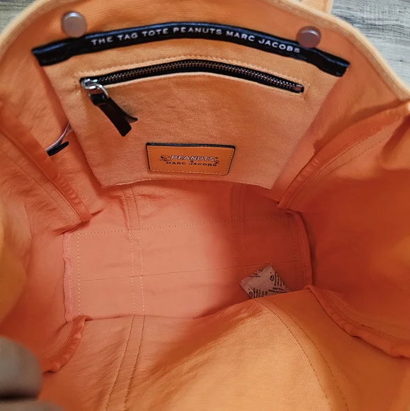 🎉HOST PICK🎉MARC JACOBSx Peanuts Charlie Brown The Tag tote, orange